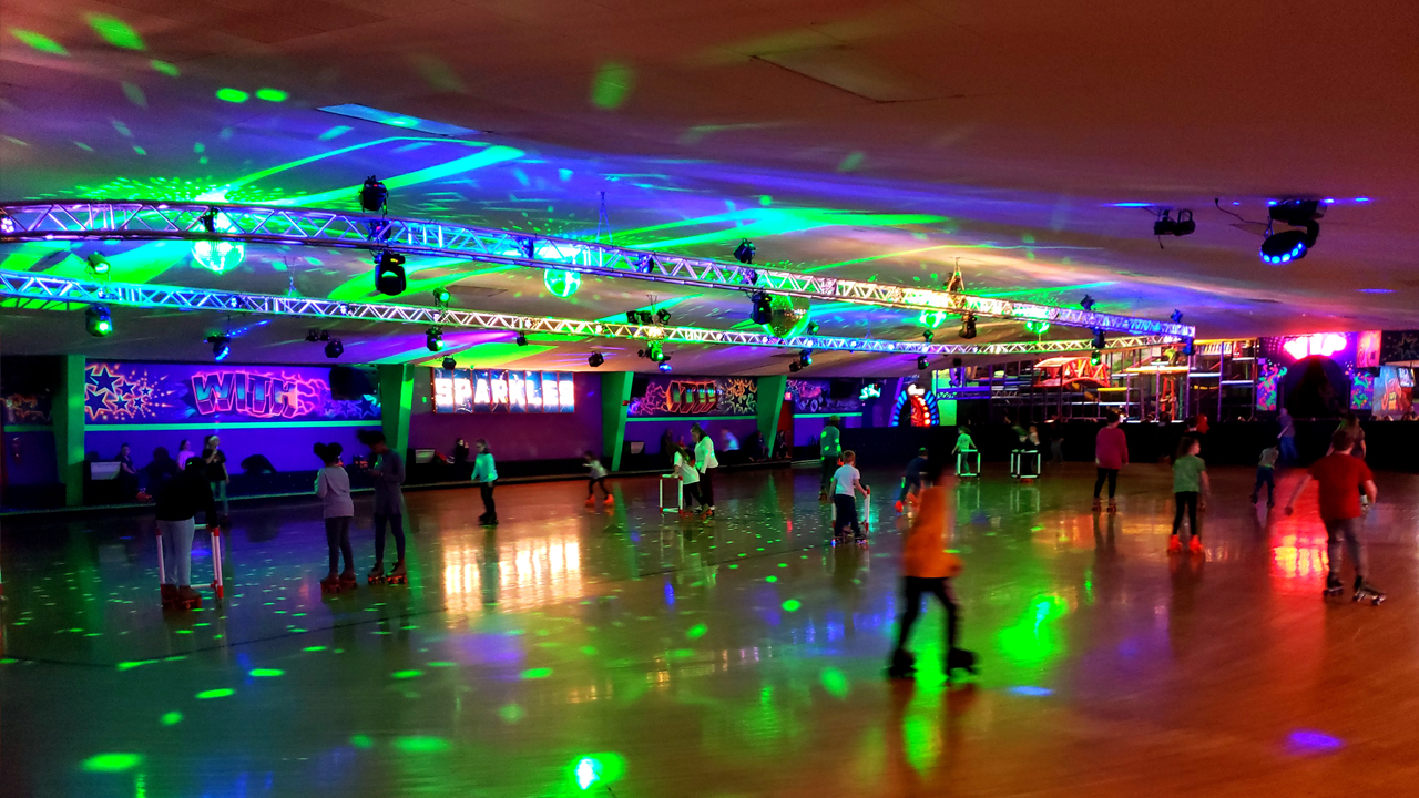 Sparkles Family Fun Center Skating & Laser Tag Kennesaw, GA(00)